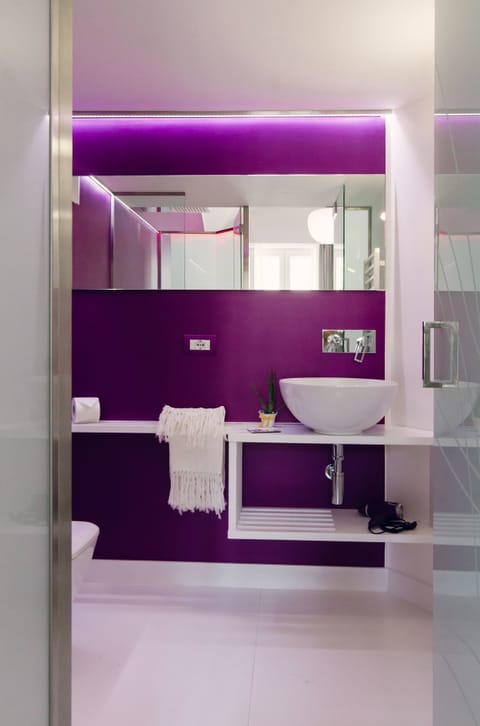 Double Room, 1 Queen Bed | Bathroom | Shower, hydromassage showerhead, eco-friendly toiletries, hair dryer