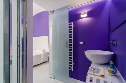 Deluxe Double or Twin Room | Individually decorated, individually furnished, desk, blackout drapes