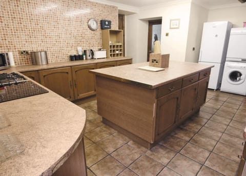House | Private kitchen | Fridge, microwave, oven, stovetop