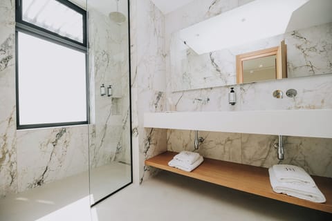 Executive Suite | Premium bedding, minibar, in-room safe, blackout drapes