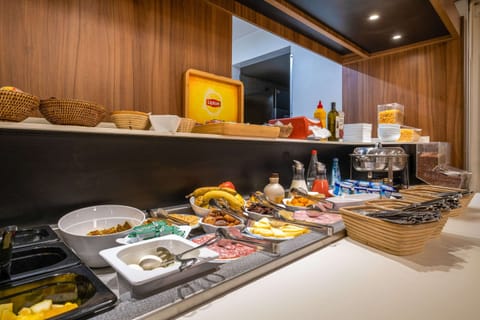 Daily buffet breakfast (EUR 11.9 per person)