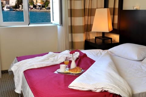 In-room safe, soundproofing, iron/ironing board, cribs/infant beds