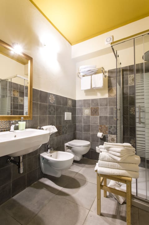 Double Room, Garden View, Garden Area | Bathroom | Shower, rainfall showerhead, eco-friendly toiletries, hair dryer