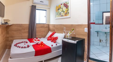 Minibar, blackout drapes, WiFi (free), bed sheets