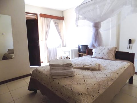 Premium bedding, individually decorated, individually furnished, desk