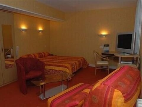 Superior Double Room | Desk, free WiFi, bed sheets