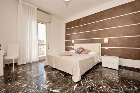 Apartment, 2 Bedrooms | 2 bedrooms, cribs/infant beds, free WiFi, bed sheets