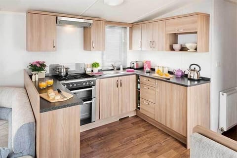 Comfort Caravan 2 | Private kitchen | Fridge, microwave, stovetop, toaster
