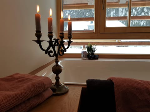 Apartment (Kaiserkrone) | Bathroom | Hair dryer, towels