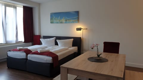 Basic Single Room, 1 Bedroom, Kitchen | Desk, free WiFi, bed sheets