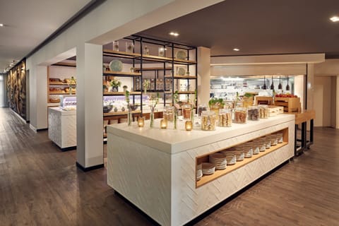 Daily buffet breakfast (EUR 22.50 per person)