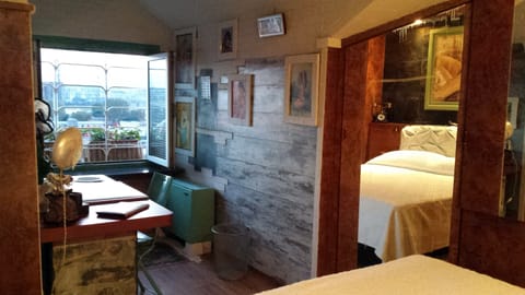 Business Double Room (+ Meeting Room) | In-room safe, individually decorated, individually furnished, desk