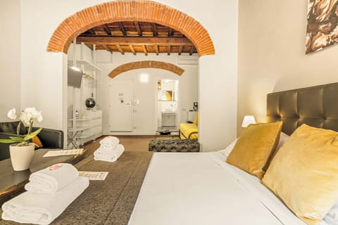 Deluxe Room, 1 Bedroom, City View | In-room safe, soundproofing, iron/ironing board, free WiFi