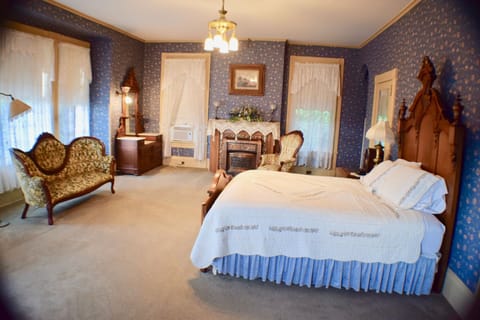 Mrs. Hancock (2nd Floor) | Blackout drapes, iron/ironing board, free WiFi, bed sheets