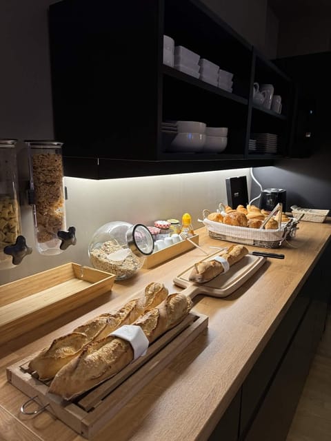Daily buffet breakfast for a fee