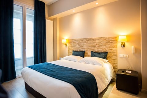 In-room safe, individually decorated, individually furnished, desk