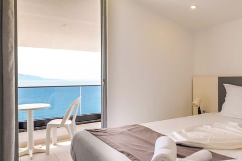 Deluxe Double or Twin Room with Sea View | Desk, free WiFi, bed sheets