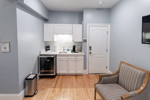 Room 3 | Premium bedding, individually decorated, individually furnished