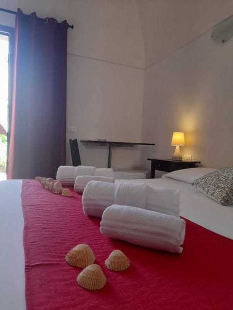 1 bedroom, desk, free WiFi, bed sheets