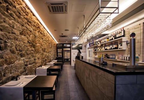 Lunch and dinner served