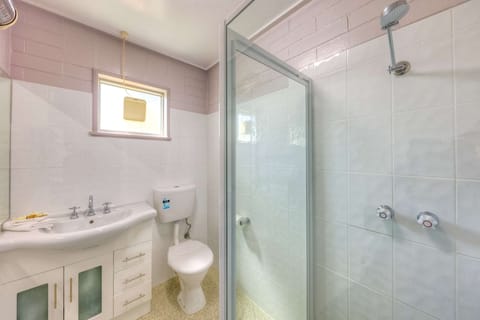 Premium bedding, down comforters, minibar, in-room safe