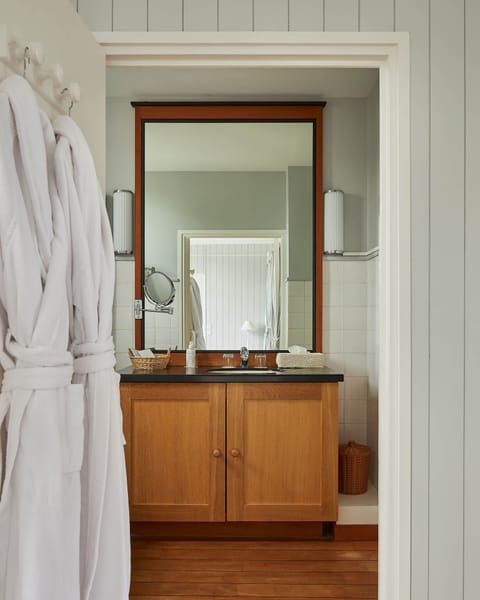 Superior Room, Sea View | Bathroom | Free toiletries, hair dryer, slippers, towels