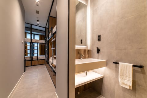 Shared Dormitory, Mixed Dorm (Ages 18-50 - 1bed in a 8 Bed DormRoom) | Blackout drapes, soundproofing, free WiFi, bed sheets