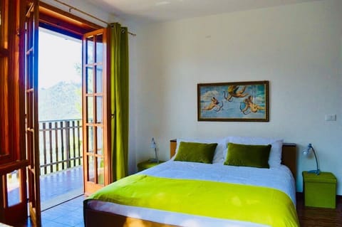 Apartment, 1 Bedroom, Mountain View | Iron/ironing board, free WiFi, bed sheets