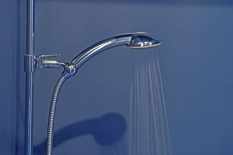 Standard Double Room | Bathroom shower