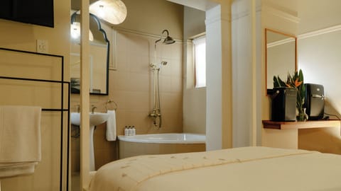 Conch: Standard, no view | 1 bedroom, premium bedding, down comforters, Select Comfort beds