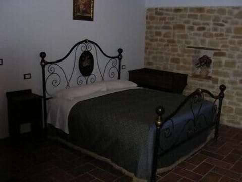 Desk, free cribs/infant beds, free WiFi, bed sheets