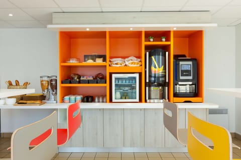 Daily buffet breakfast (EUR 6.80 per person)