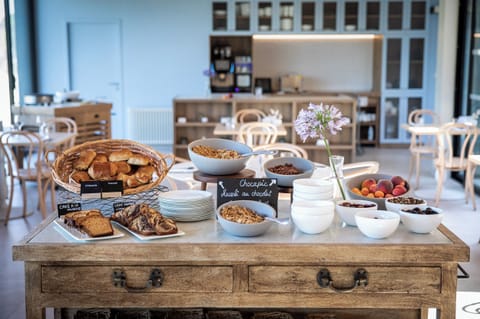 Daily buffet breakfast for a fee