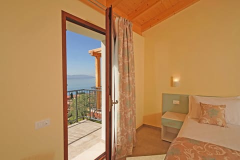 Comfort Apartment, Terrace, Lake View | 2 bedrooms, in-room safe, desk, soundproofing