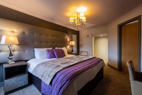 Suite | Iron/ironing board, free WiFi, bed sheets