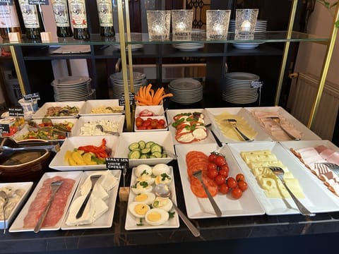 Daily buffet breakfast for a fee