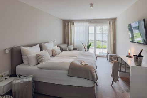 Comfort-Doppelzimmer Seeseite | In-room safe, free WiFi, bed sheets