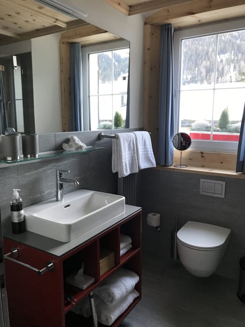 Superior Double Room, Mountain View | Bathroom | Hair dryer, bathrobes, towels