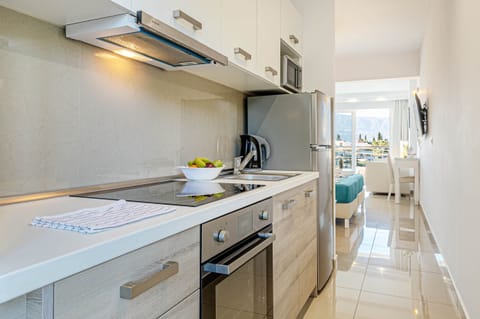 Comfort Quadruple Room (Family) | Hypo-allergenic bedding, memory foam beds, in-room safe, blackout drapes