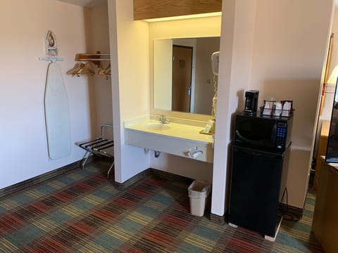 King Suite | Bathroom sink