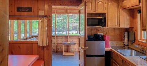 Traditional Cabin, 2 Bedrooms, River View | Private kitchen | Fridge, microwave, oven, stovetop