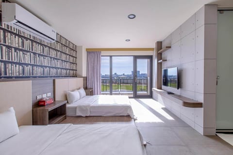 Panoramic Quadruple Room | Desk, blackout drapes, soundproofing, free WiFi