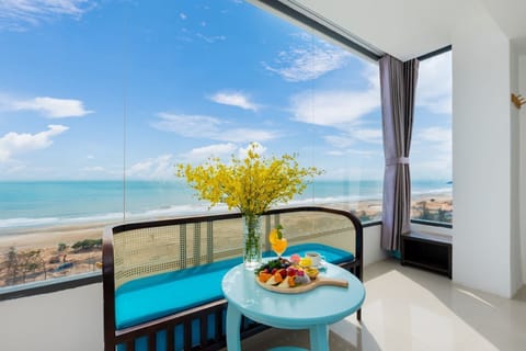 Suite, Sea View | Premium bedding, Select Comfort beds, minibar, in-room safe