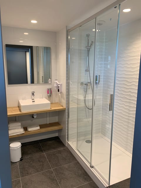 1 bedroom, premium bedding, in-room safe, desk