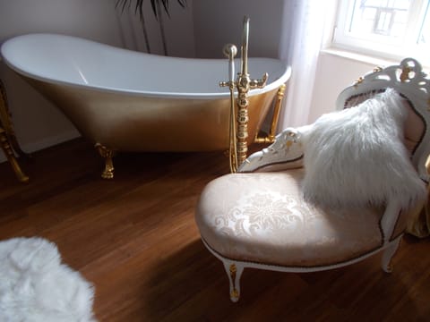 Deluxe Double Room | Hypo-allergenic bedding, individually decorated, individually furnished