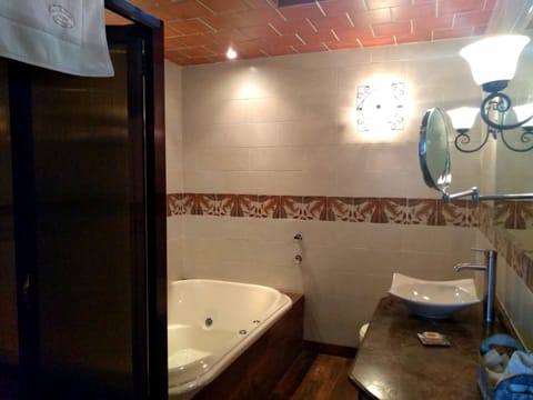 Deluxe Room, 1 King Bed (La Lucienne) | Private spa tub