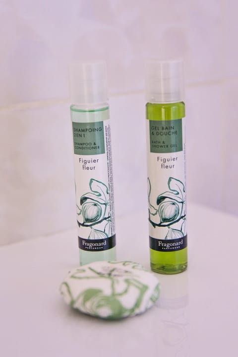 Comfort Terrace Room | Bathroom | Shower, rainfall showerhead, designer toiletries, hair dryer