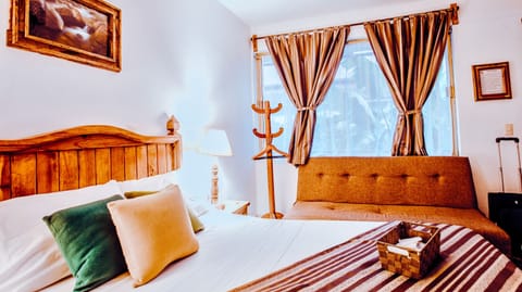 Traditional Single Room, 1 Queen Bed with Sofa bed, Garden View | Down comforters, desk, blackout drapes, free WiFi