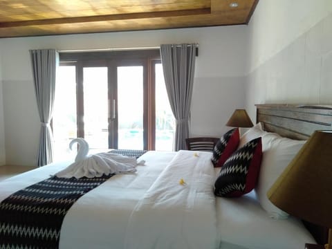 In-room safe, blackout drapes, rollaway beds, free WiFi