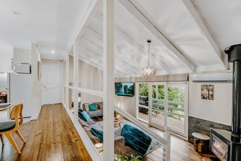 House, 3 Bedrooms | Living area | Smart TV, fireplace, Netflix